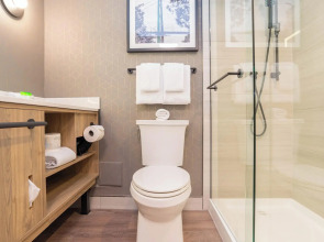 Sandman Suites Vancouver on Davie