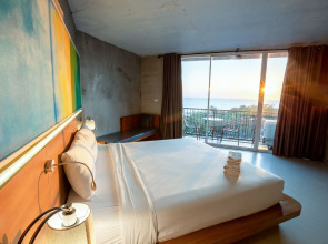 B2 Sea View Pattaya Boutique & Budget Hotel