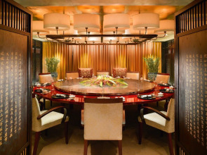 Al Bustan Palace, a Ritz-Carlton Hotel