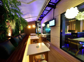 Bizotel Premier Hotel & Residence