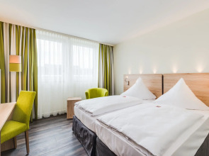 NOVINA HOTEL Wöhrdersee Nürnberg City