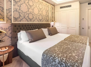 Catalonia Las Cortes Hotel