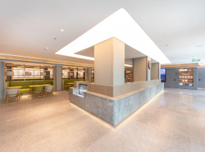 Ji Hotel (Shanghai Lujiabang Road Metro Station)