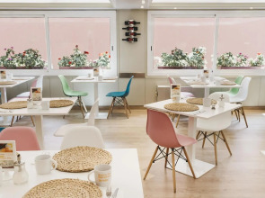 Отель Tres Torres Atiram