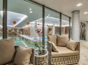 Отель Grand Poet Hotel by Semarah