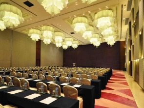 Holiday Inn Qingdao City Centre by IHG