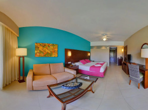 Now Larimar - Preferred Club Deluxe Pool/piscina View