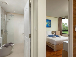 The Lago Apartments by Tropiclook