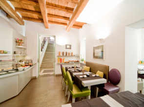 Trevi Palace Luxury Inn