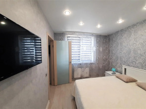 Мегаполис на улице Средне-Московская