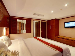 Отель Rayaburi Hotel Patong