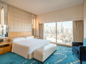 Отель Renaissance Shanghai Yu Garden