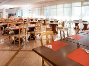 Отель Sovereign Beach