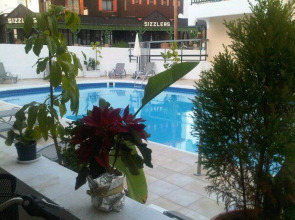 Sea Cleo Napa Hotel & Annex