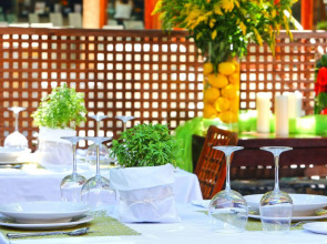 Apollonia Resort & Spa