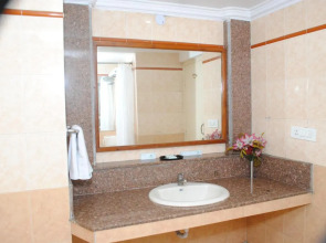 Hotel Tourist Deluxe