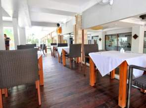 Kuta One Party Hotel