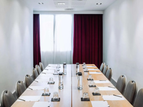 Отель Pentahotel Reading