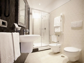 Navona Queen Rooftop