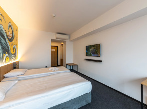 Отель Campus 90