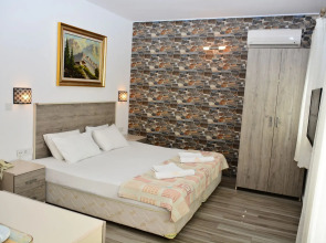 Queen Boutique Hotel