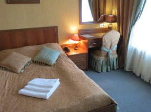 Отель Эсмеральд