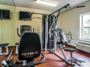 Comfort Suites East Brunswick - South River