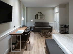 Catalonia Puerta del Sol