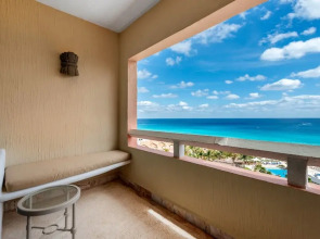 Wyndham Grand Cancun All Inclusive Resort & Villas