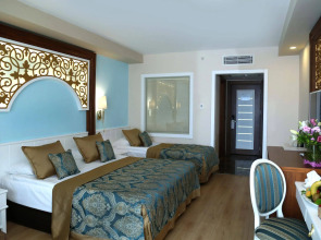 J'adore Deluxe Hotel & Spa