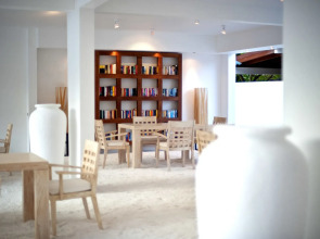 Diamonds Athuruga Maldives Resort & Spa