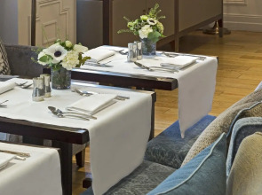 La Clef Louvre Paris by The Crest Collection