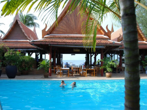 White House Beach Resort And Spa