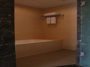 FX Inn Shanghai North Bund