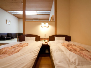 Yufuin Yawaraginosato Yadoya