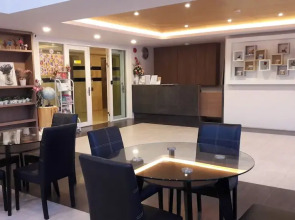 Ozone Condotel Apt 716