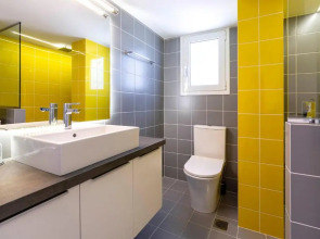 “Dandelion” apartment with an Acropolis view