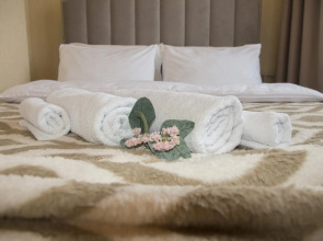 Барбарис на улице Парижской Коммуны 40