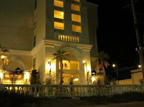 Rafael Mansion Bangkok Aiport