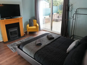 Detached Homestay With Private Rooms