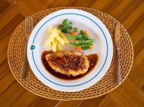 Rijet Villa Beach & Restaurant