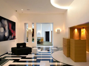 Hotel Marignan Champs - Elysées