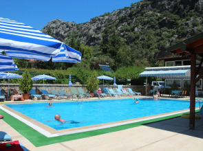 Canada Hotel & Bungalows