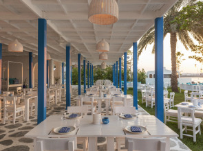 Отель Le Méridien Mina Seyahi Beach Resort & Waterpark