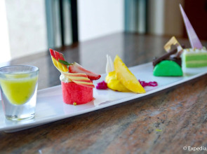 Waterfront Airport Hotel & Casino