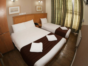 Bob W Holland Park London