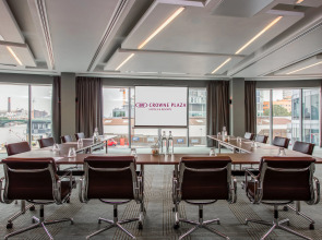 Crowne Plaza London - Battersea