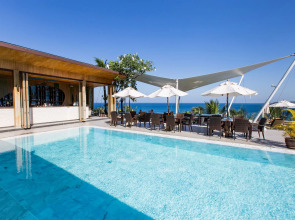 Cape Sienna Gourmet Hotel & Villas