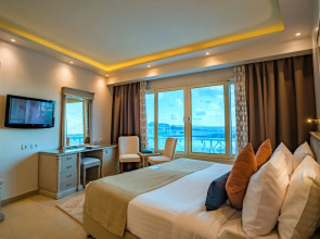 SUNRISE Alex Avenue Hotel