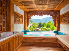 Курортный отель Santhiya Tree Koh Chang Resort